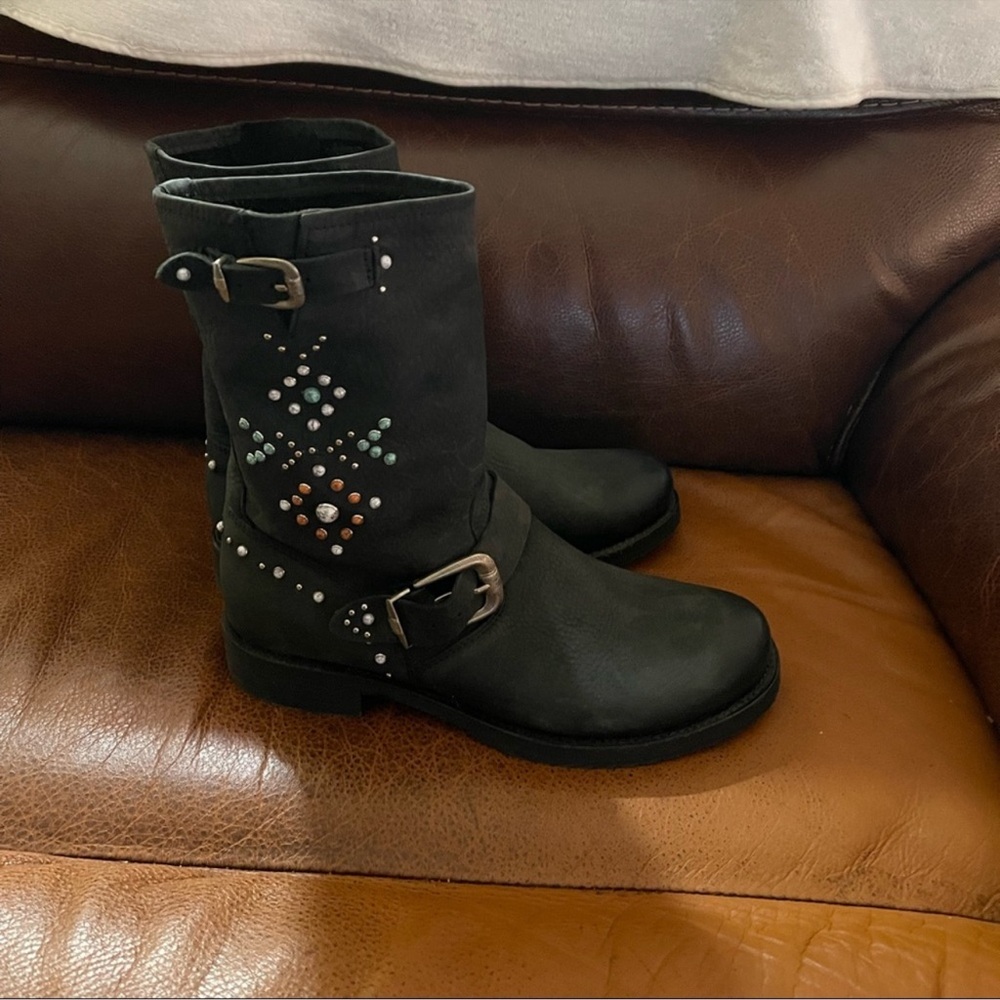 Frye veronica short black leather studded